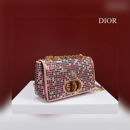 Anum Bags Detail