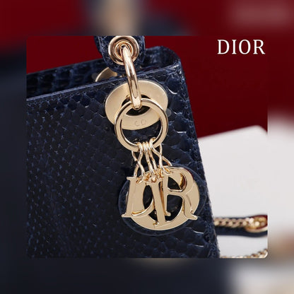 Anum Bags Detail