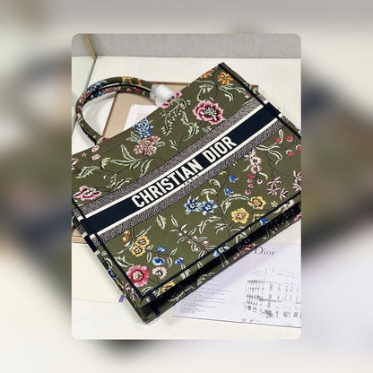 Anum Bags Detail
