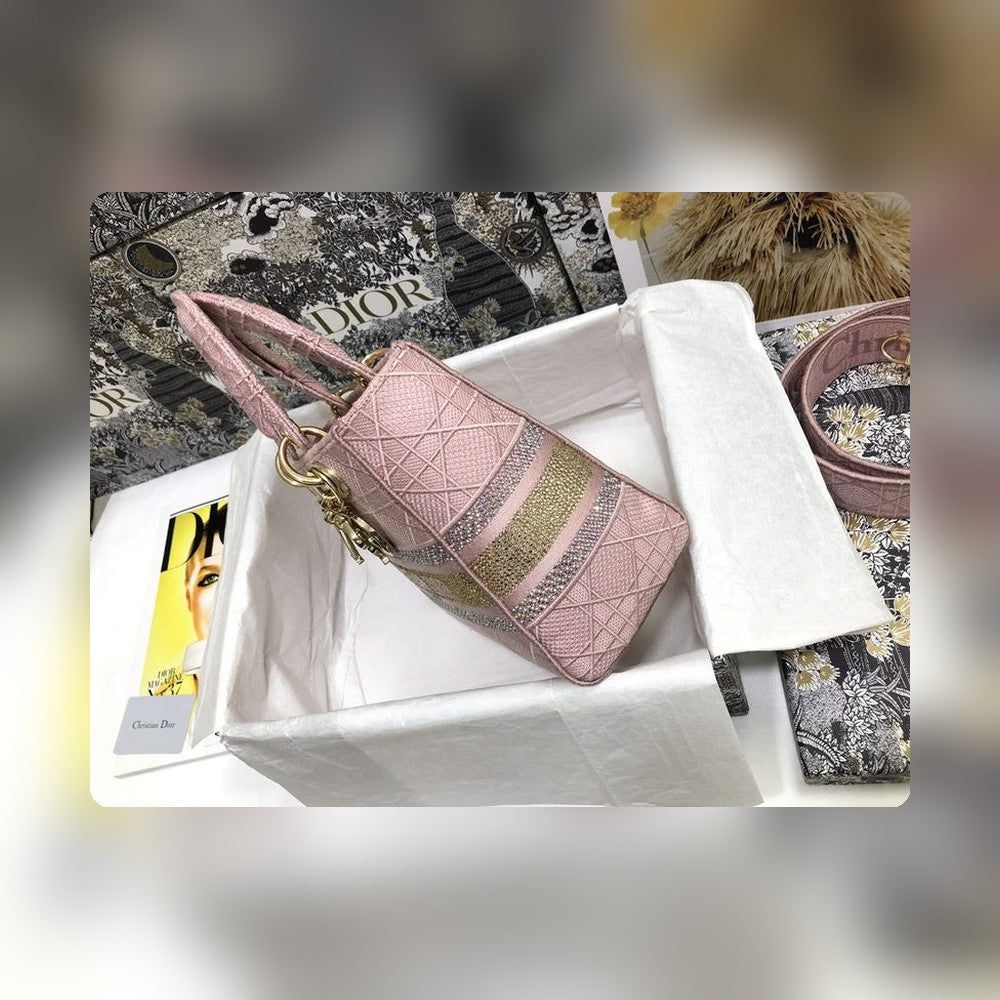 Anum Bags Detail