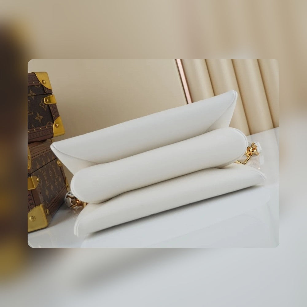 Anum Bags ln Luxury Bag --56880