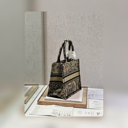 Anum Bags Detail