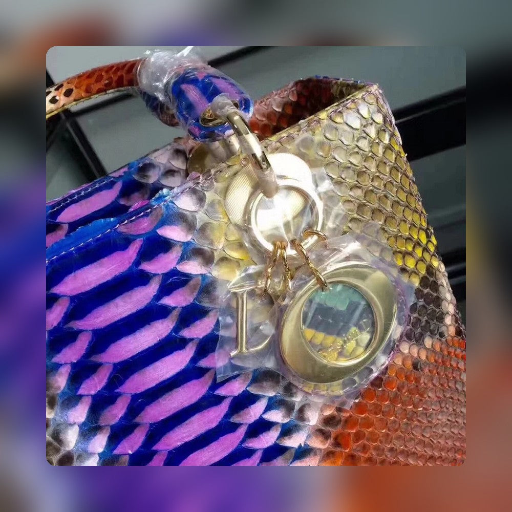 Anum Bags Detail