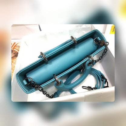 Anum Bags Detail
