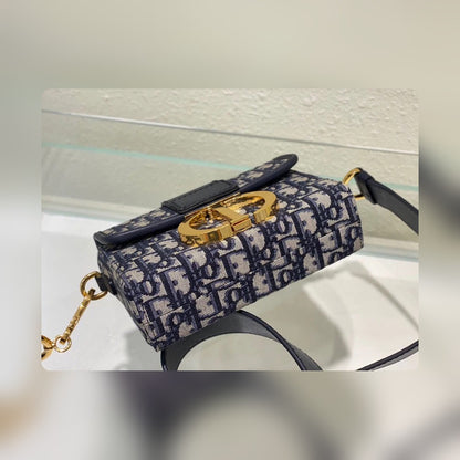 Anum Bags Detail
