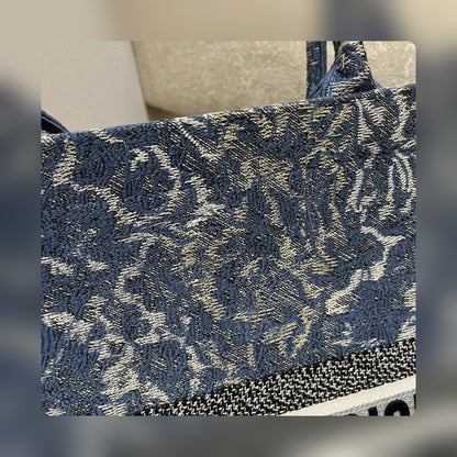 Anum Bags Detail
