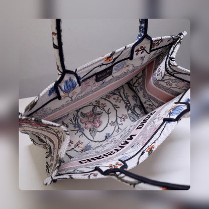 Anum Bags Detail