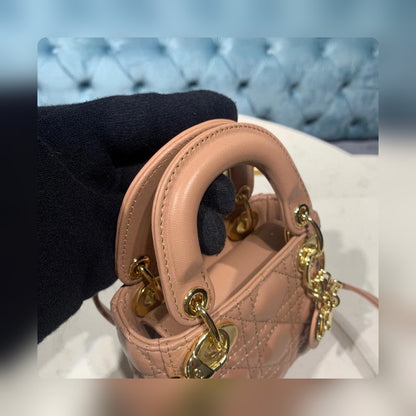 Anum Bags Detail