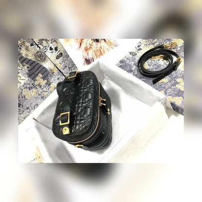 Anum Bags Detail