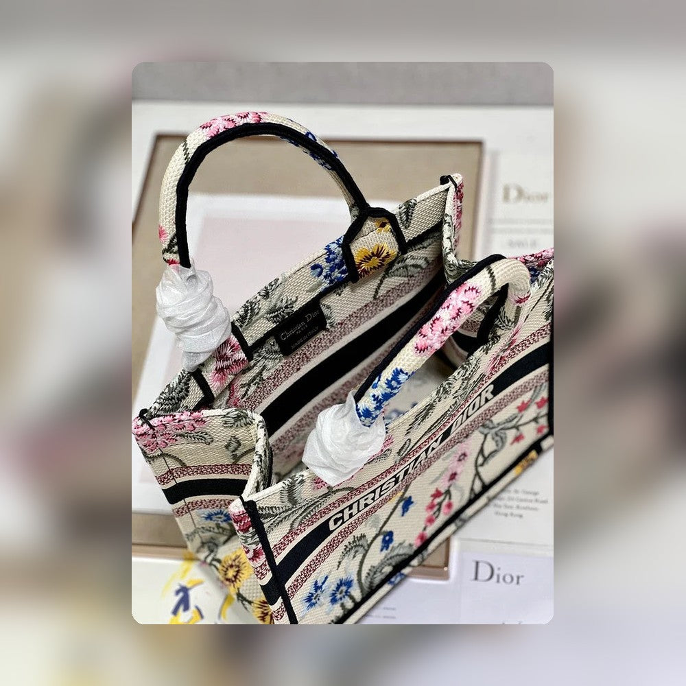 Anum Bags Detail