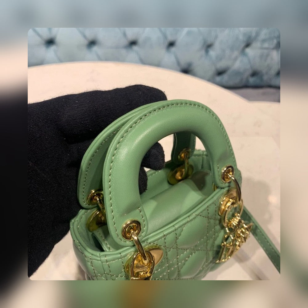 Anum Bags Detail