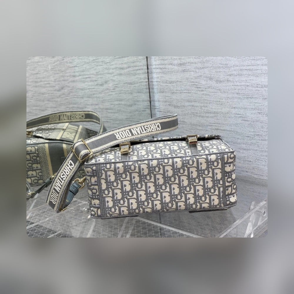 Anum Bags Detail