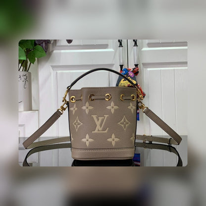 Anum Bags Detail