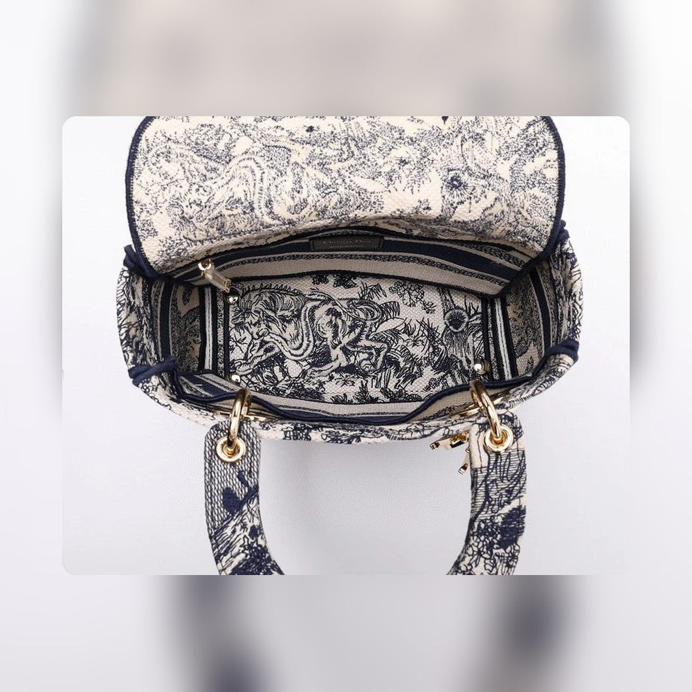 Anum Bags Detail