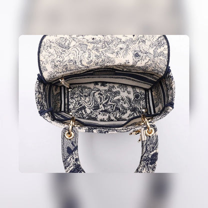 Anum Bags Detail