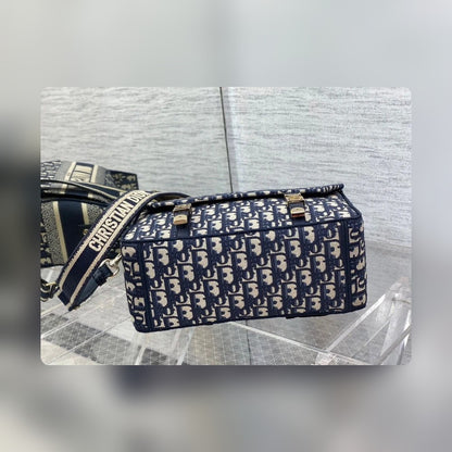 Anum Bags Detail
