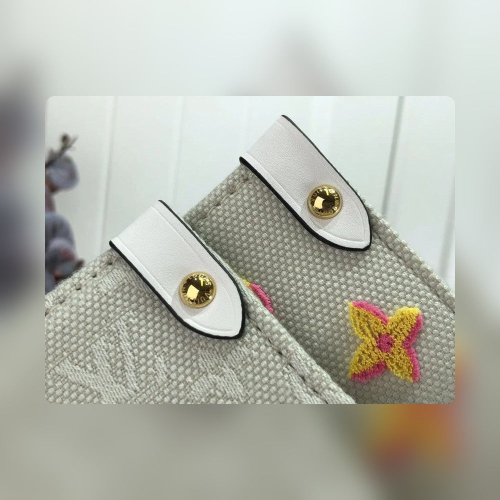 Anum Bags Detail