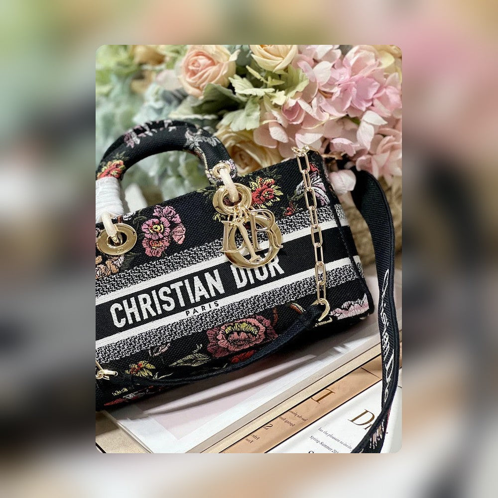 Anum Bags Detail