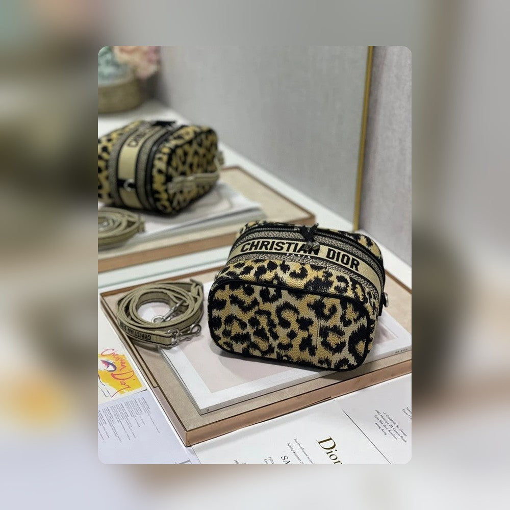Anum Bags Detail