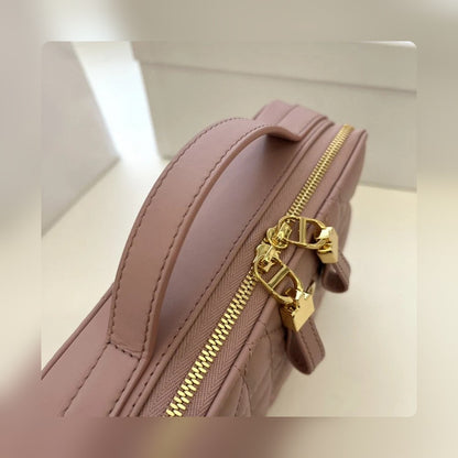 Anum Bags Detail