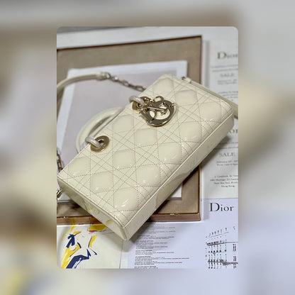 Anum Bags Detail