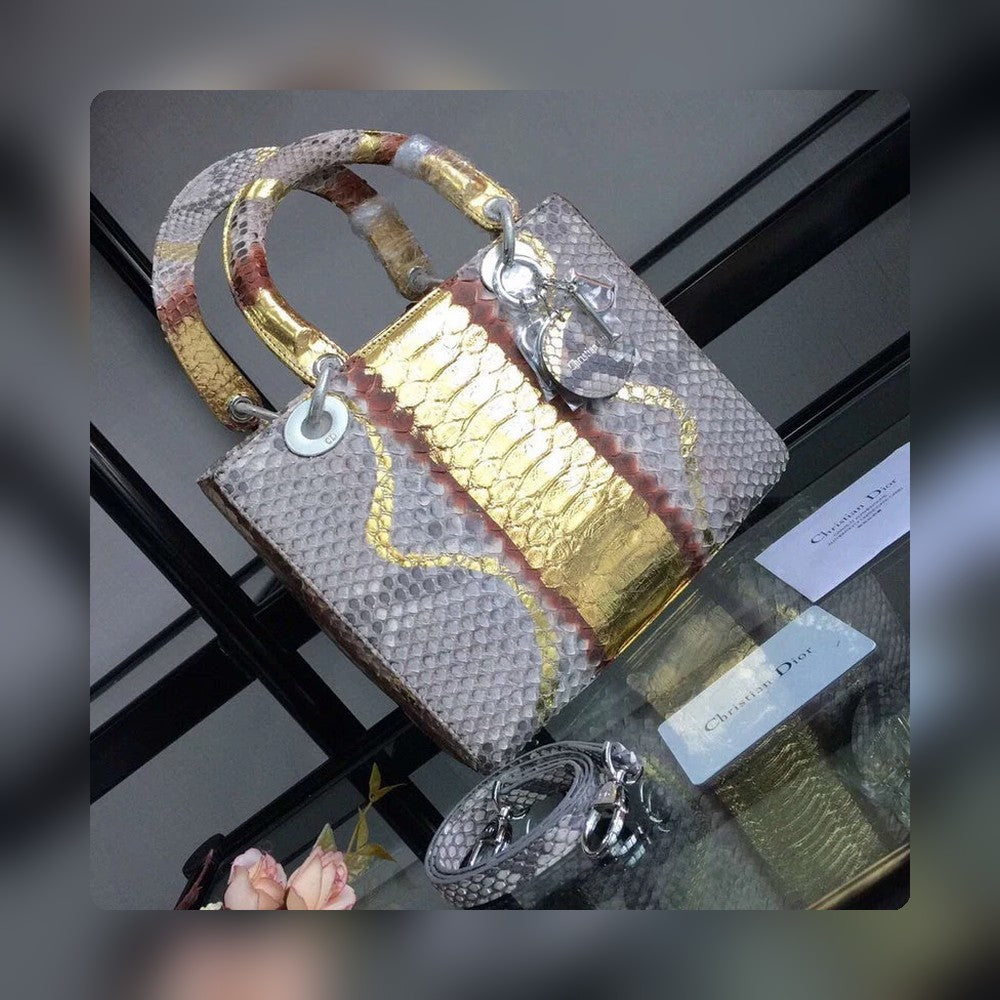 Anum Bags Detail