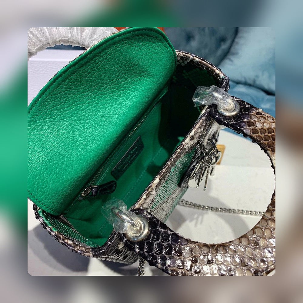 Anum Bags Detail