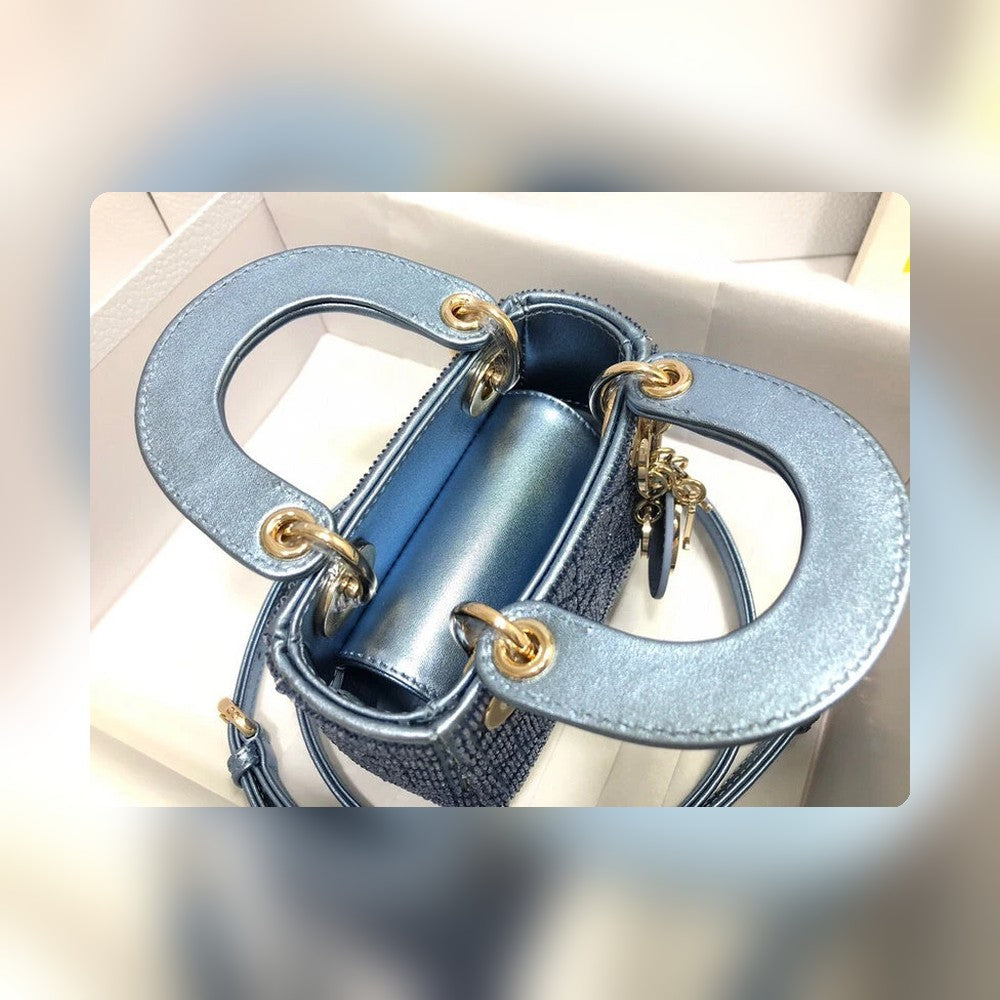Anum Bags Detail