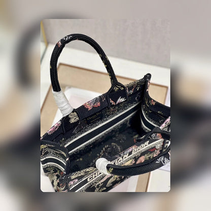 Anum Bags Detail