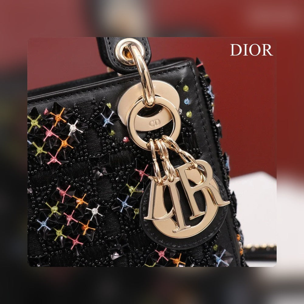 Anum Bags Detail