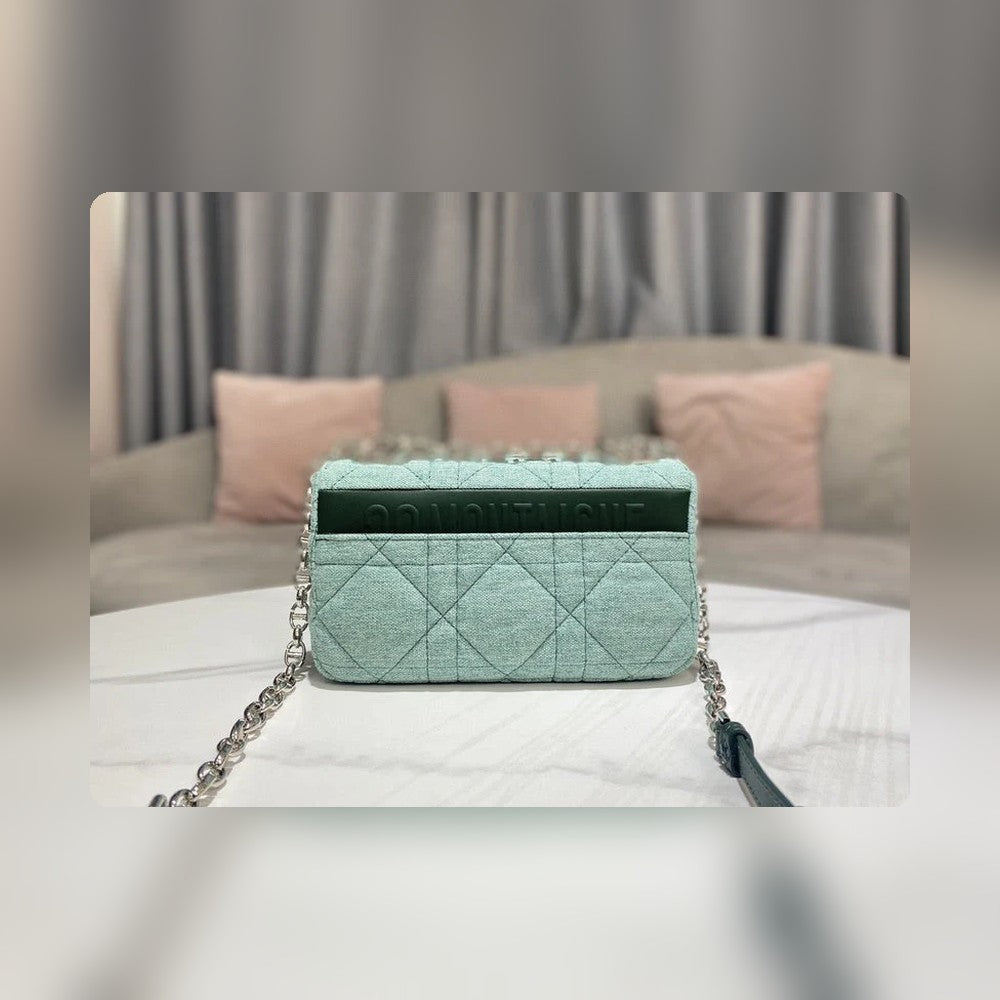 Anum Bags Detail