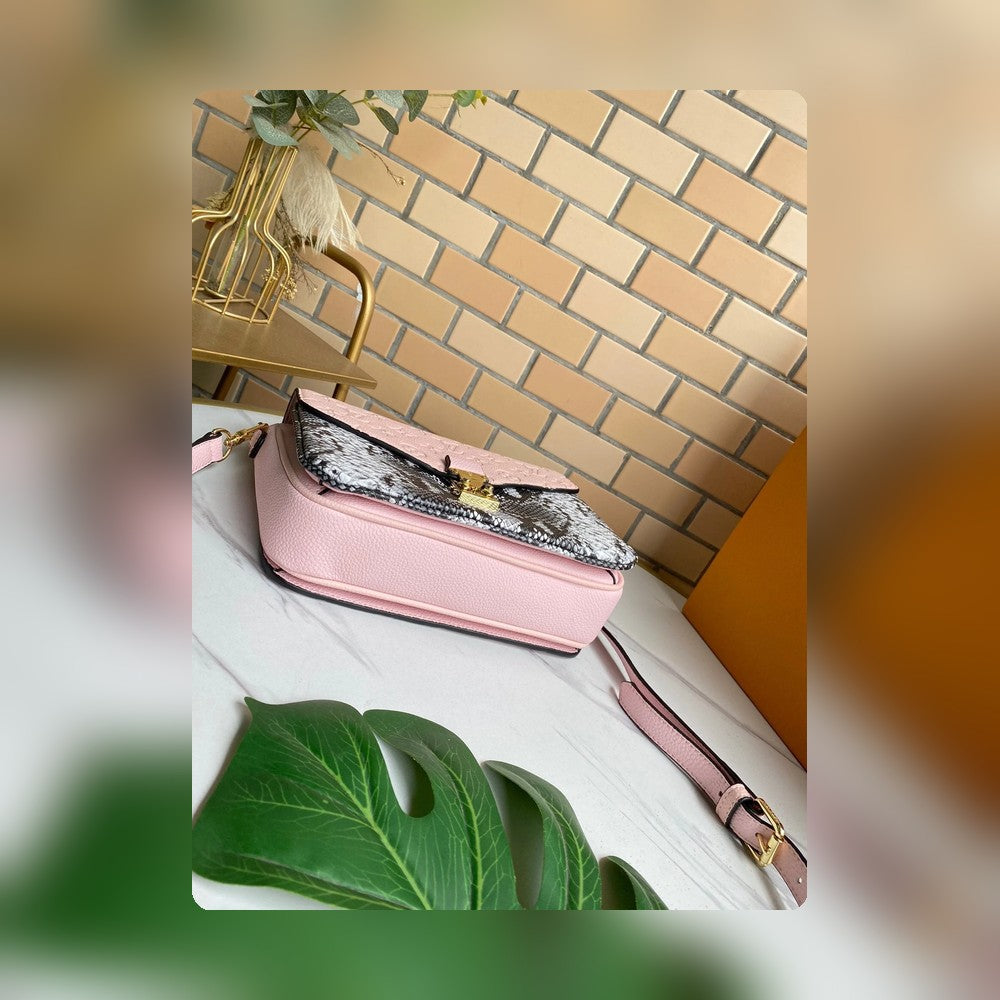 Anum Bags Detail