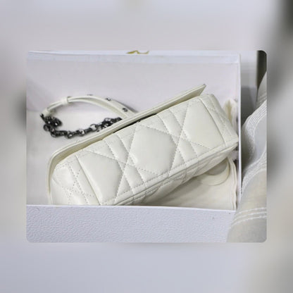 Anum Bags Detail