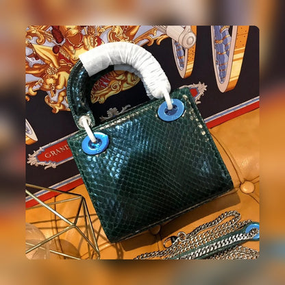 Anum Bags Detail