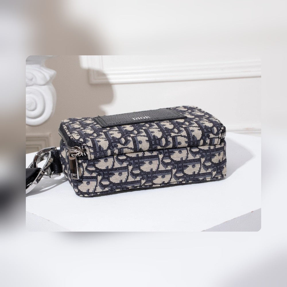 Anum Bags Detail