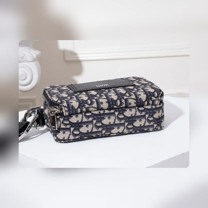Anum Bags Detail