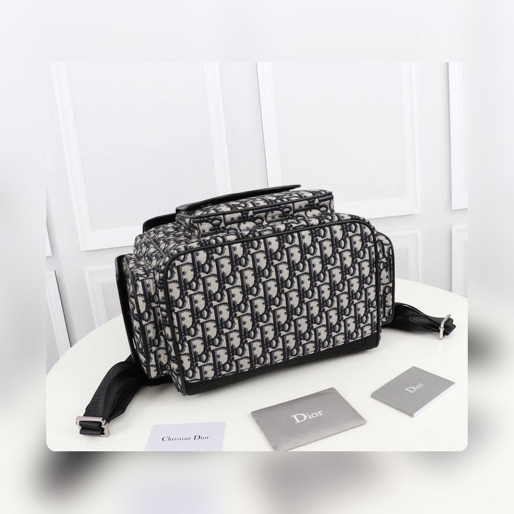 Anum Bags Detail