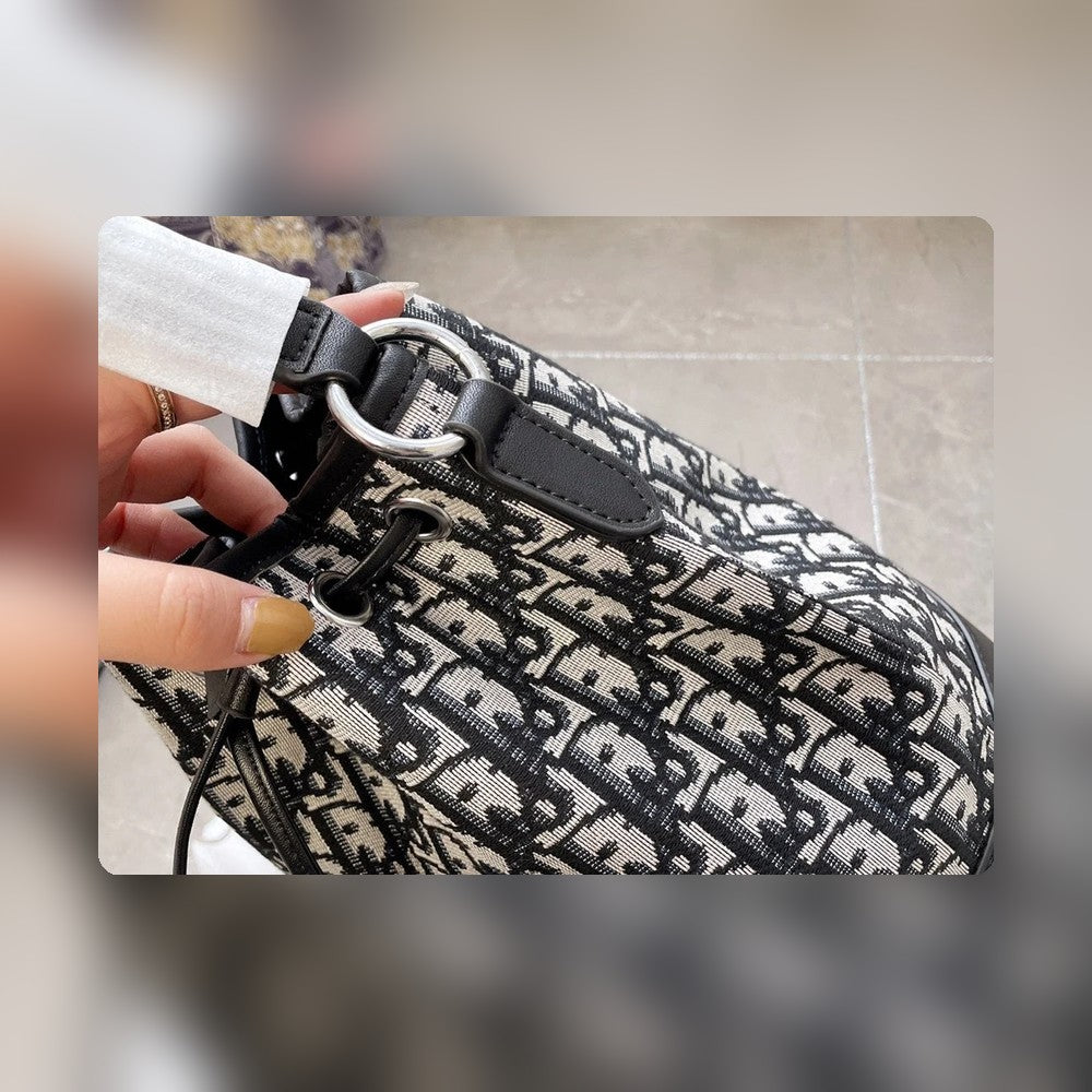 Anum Bags Detail