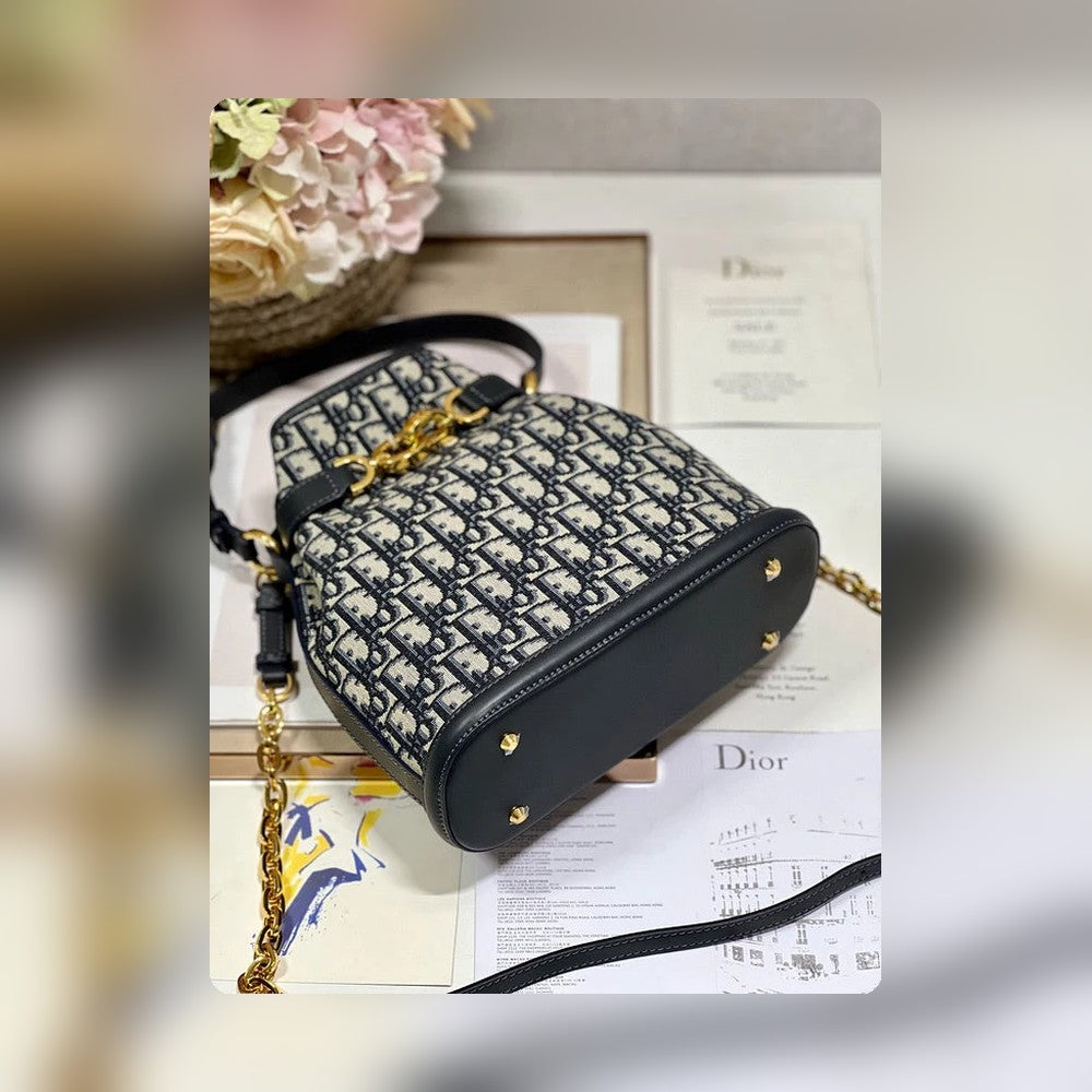 Anum Bags Detail