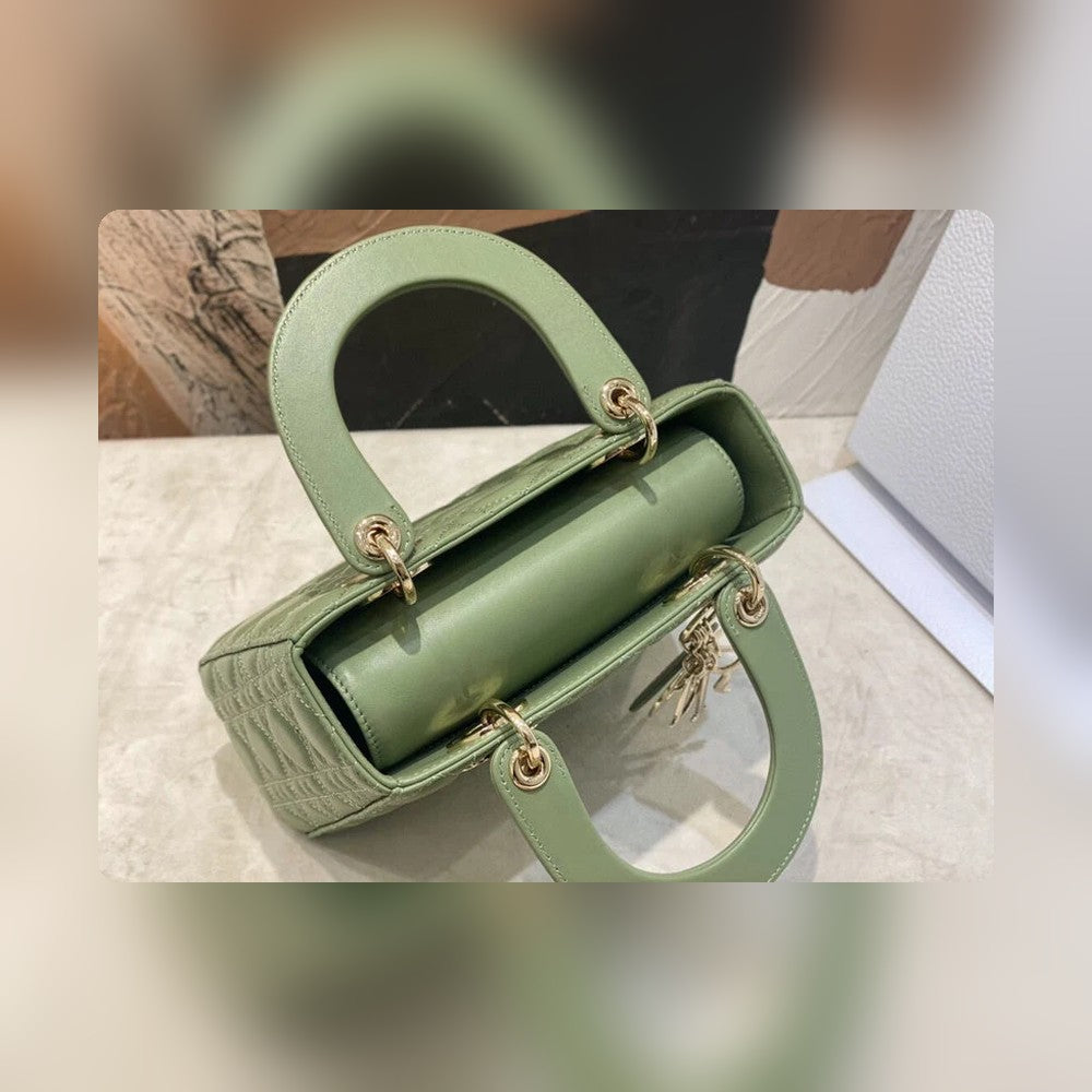 Anum Bags Detail