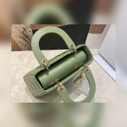 Anum Bags Detail