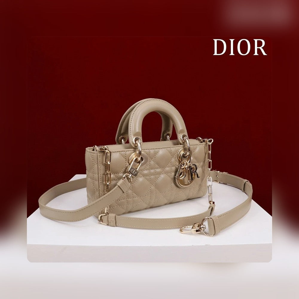 Anum Bags - Best High-End Brands in One Place - AFFORDABLE LUXURY BAGS - 19044