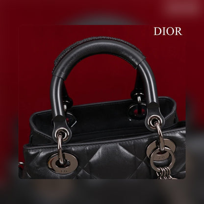 Anum Bags Detail