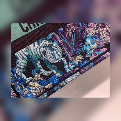 Anum Bags Detail