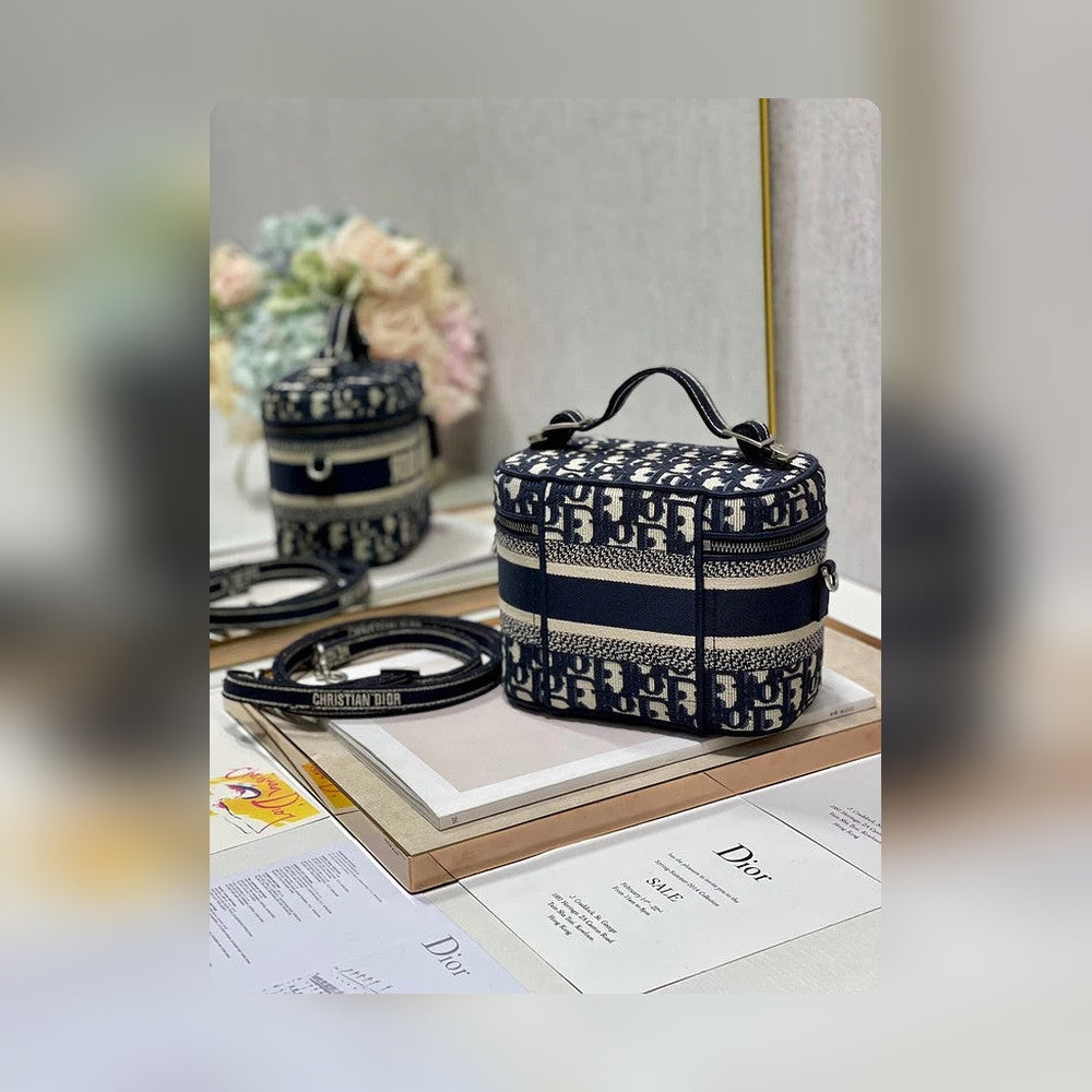 Anum Bags Detail