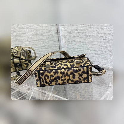 Anum Bags Detail
