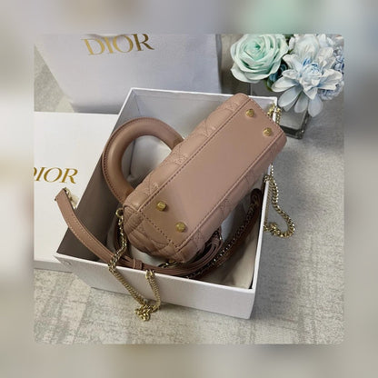 Anum Bags Detail