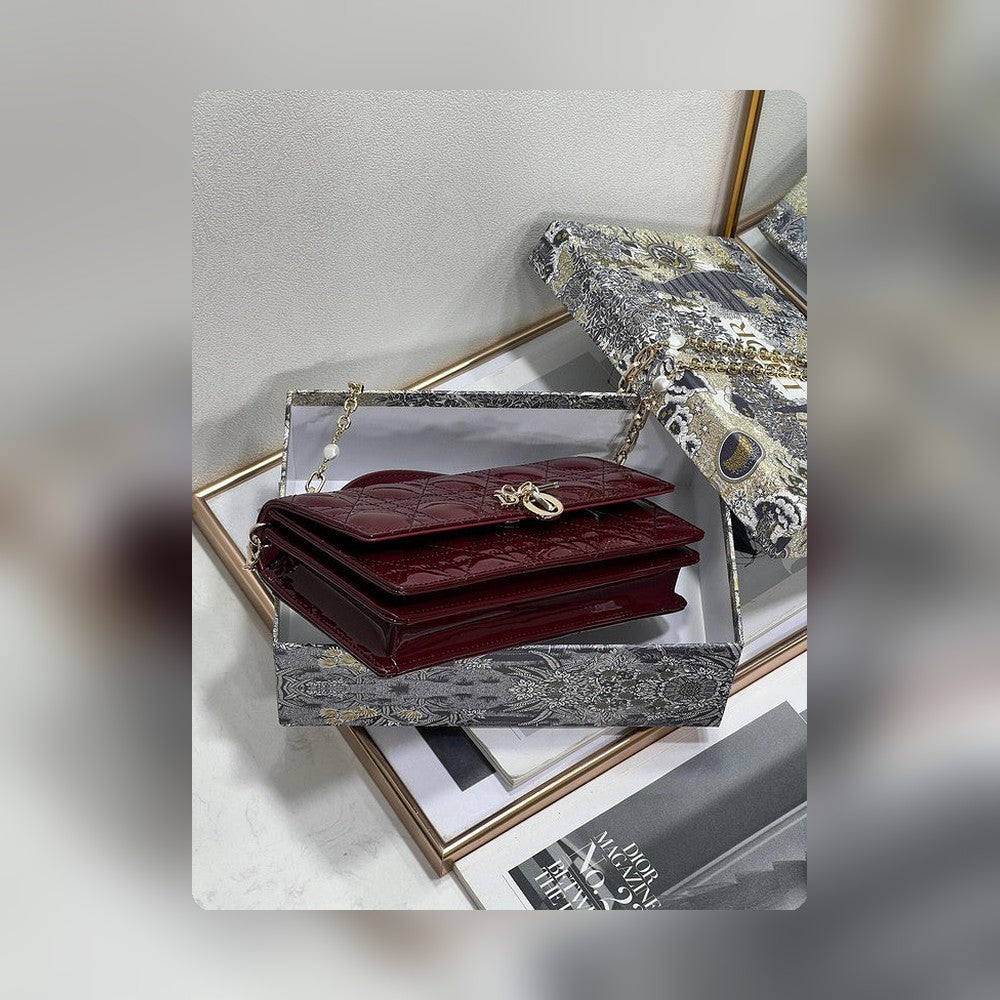 Anum Bags Detail