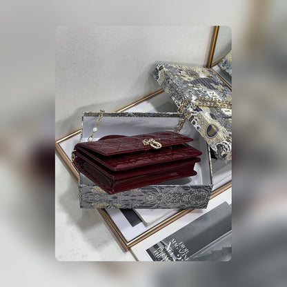 Anum Bags Detail