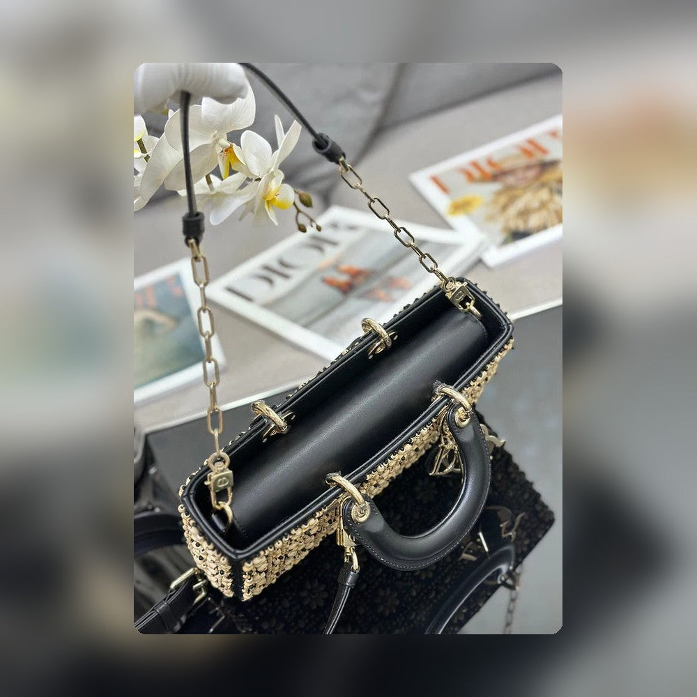 Anum Bags Detail
